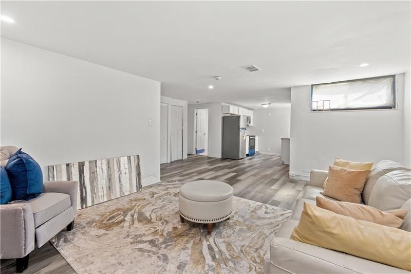 3178 McClure Ave — photo 8