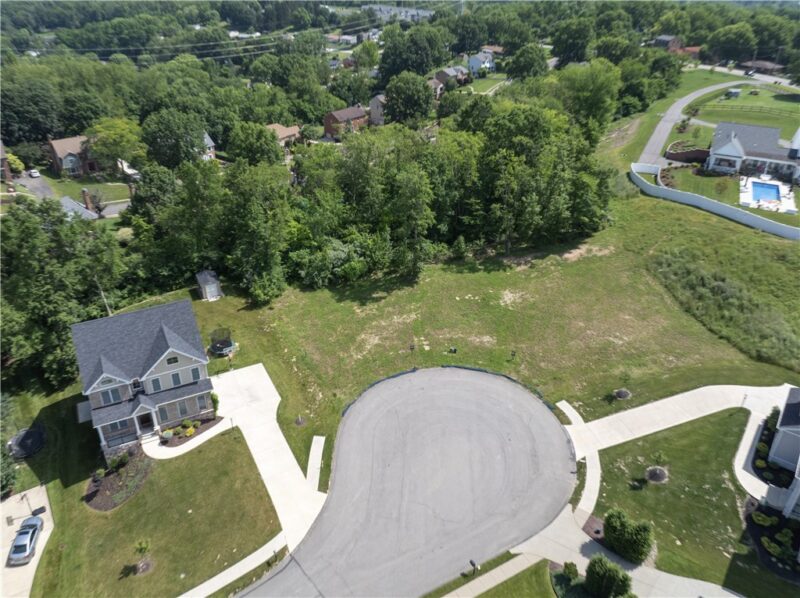 220 (Lot 205) Barberry Ln — photo 2