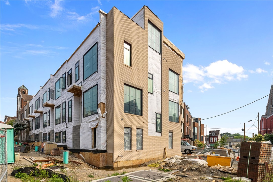 230 44th Street — photo 1