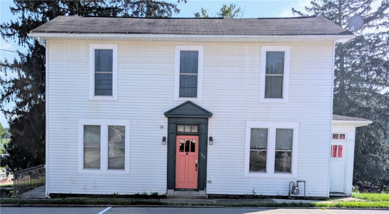 123 W Loyalhanna St — photo 2