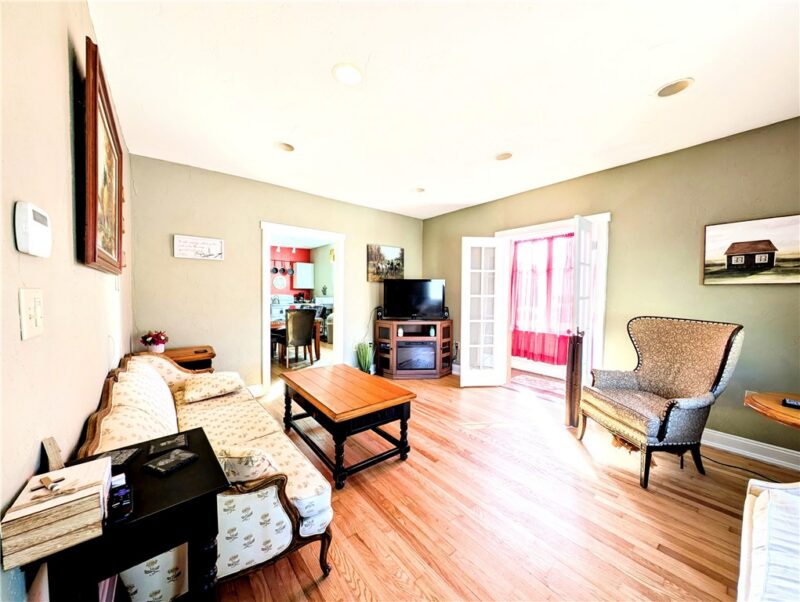 123 W Loyalhanna St — photo 7