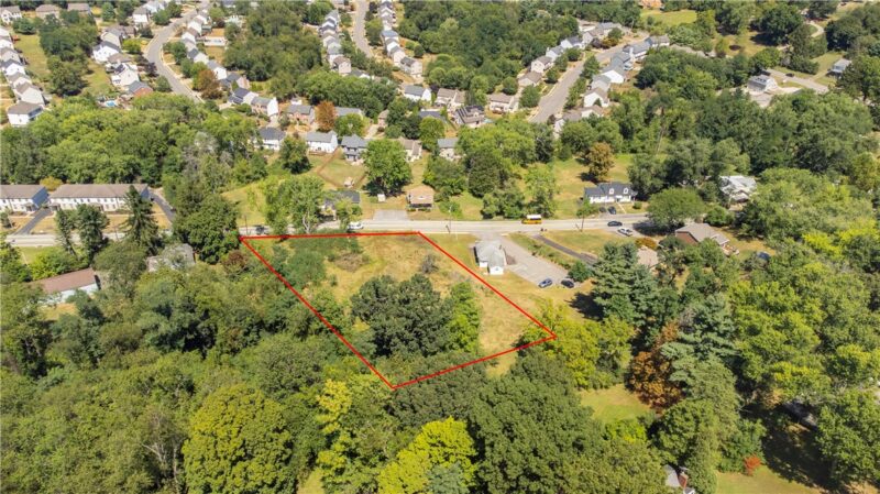 2425 Rochester Rd — photo 4