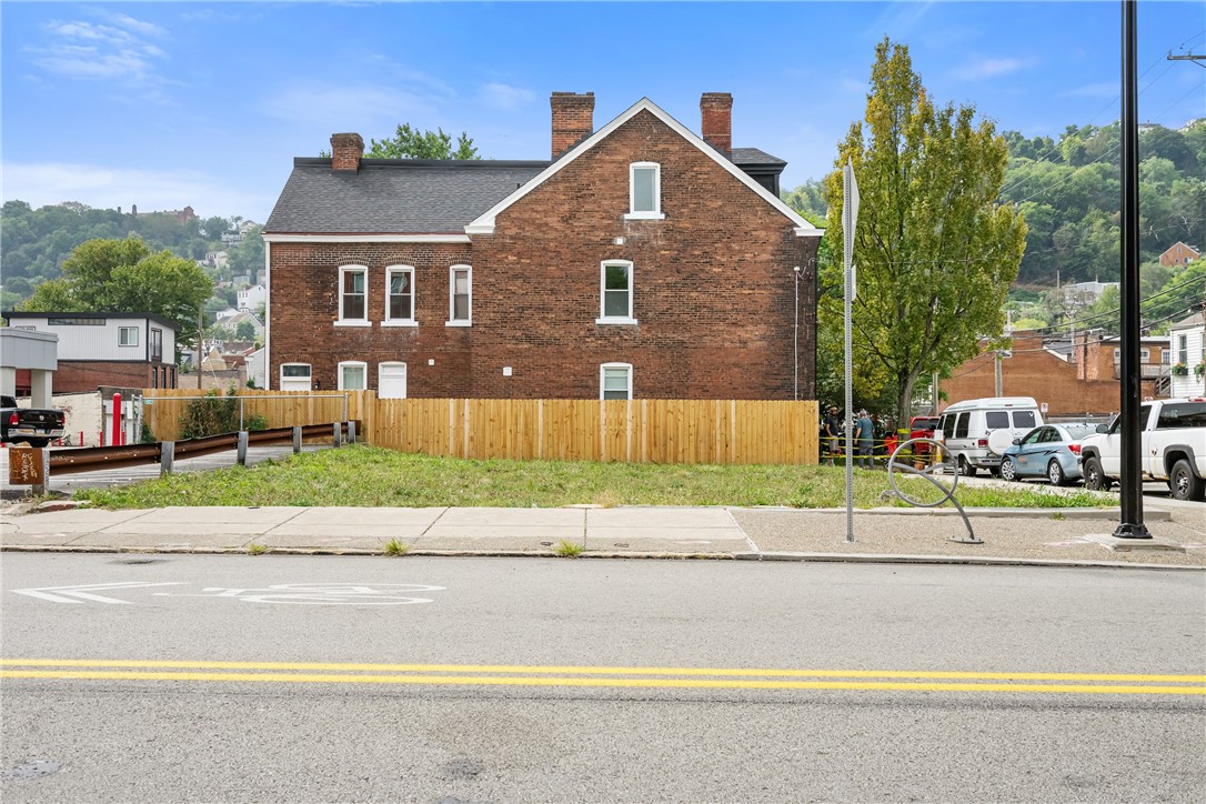 1100 E Carson Street — photo 1