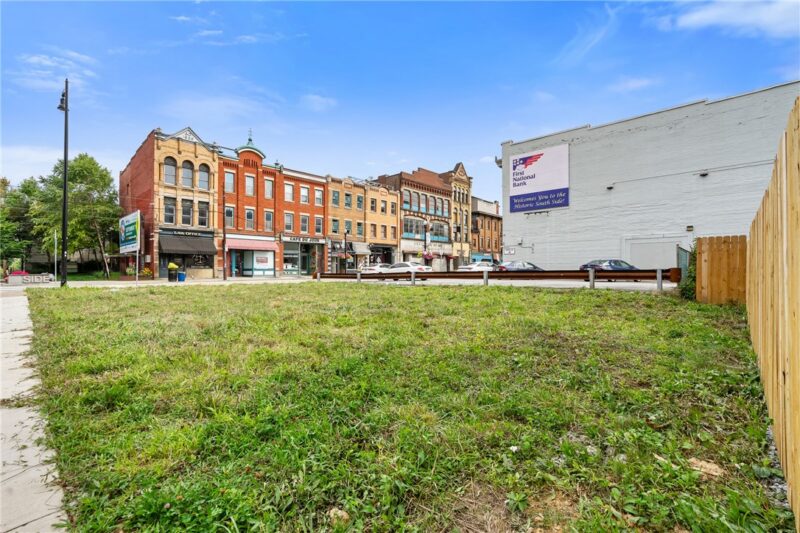 1100 E Carson Street — photo 4