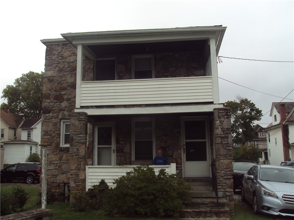 331 W Main St — photo 1