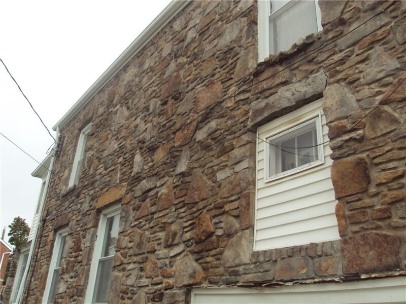 331 W Main St — photo 2