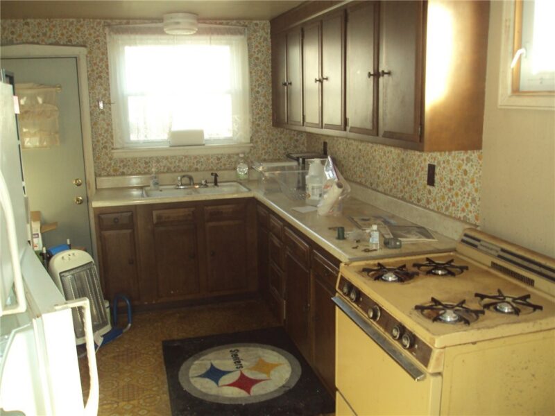 331 W Main St — photo 8