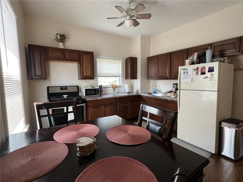 455 Duncan Ave — photo 2