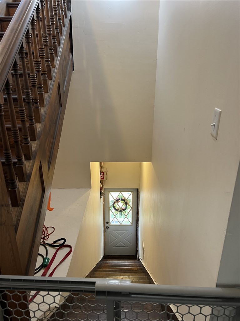 455 Duncan Ave — photo 5