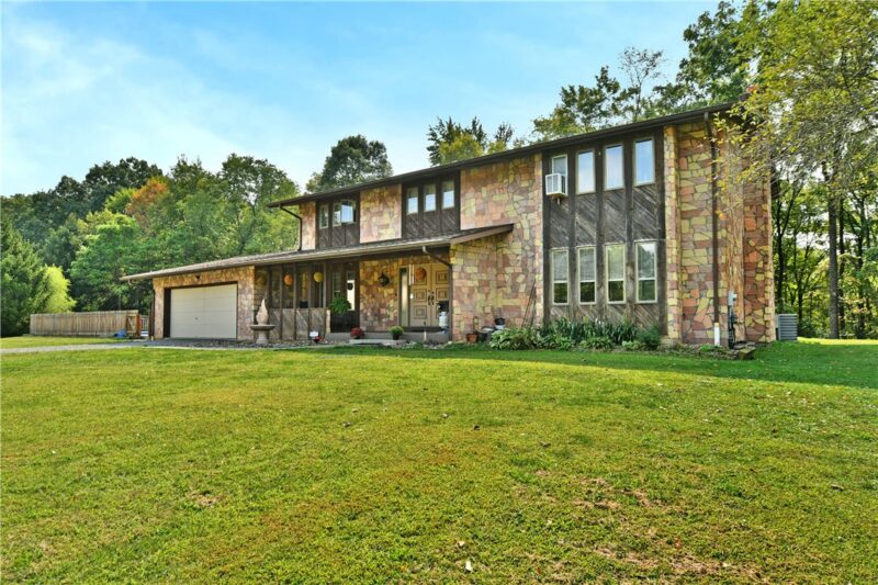 108 Davis Ln — photo 2