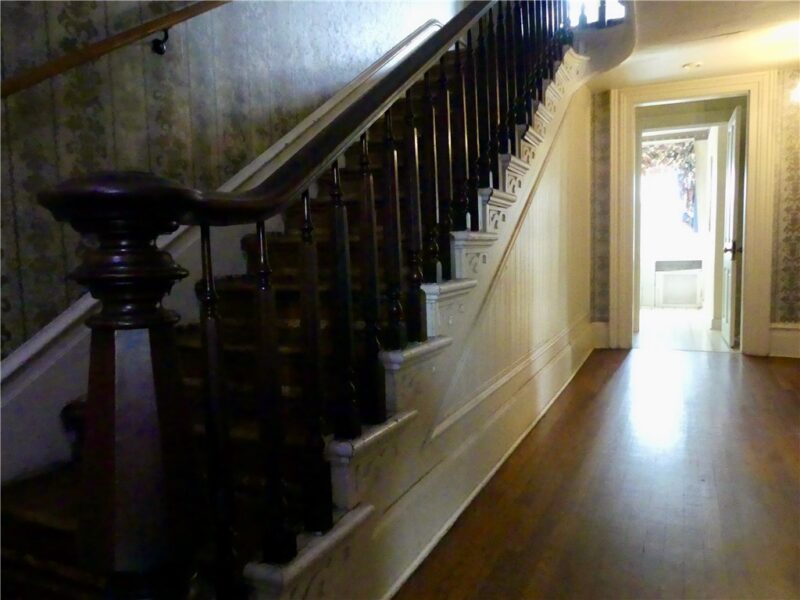 308 4th St — photo 3