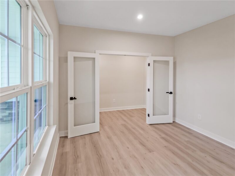 306 Whitecliff Dr. — photo 4