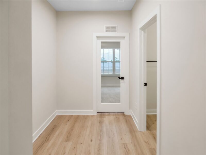 306 Whitecliff Dr. — photo 6