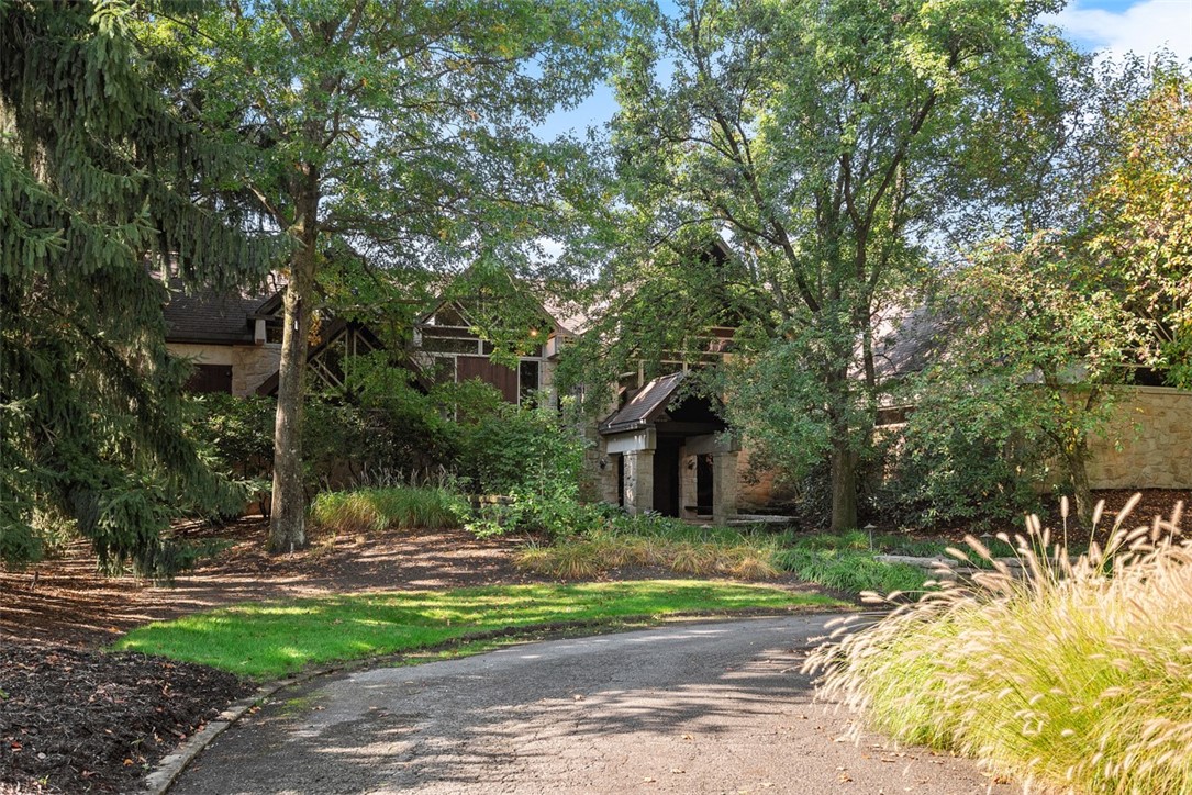 311 Hillcrest Dr — photo 1