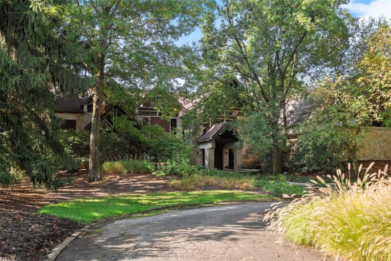 311 Hillcrest Dr