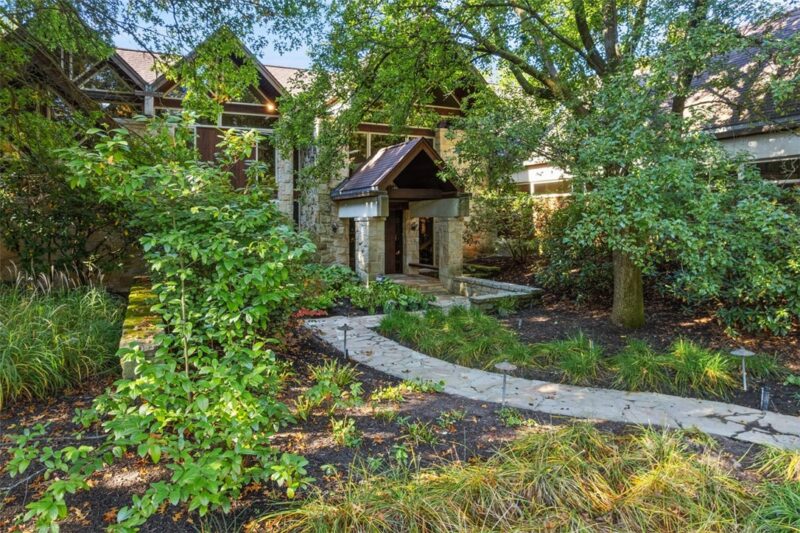 311 Hillcrest Dr — photo 3