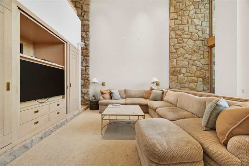 311 Hillcrest Dr — photo 7