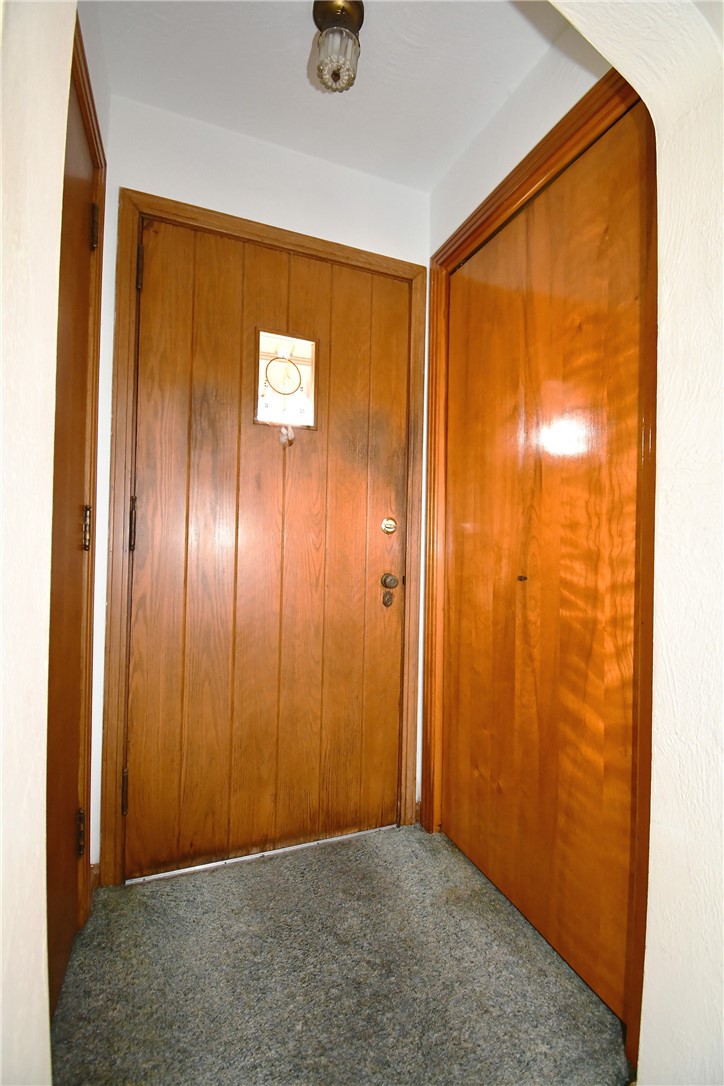 30 Stewart Ave — photo 2