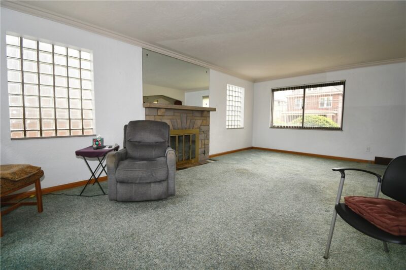 30 Stewart Ave — photo 5
