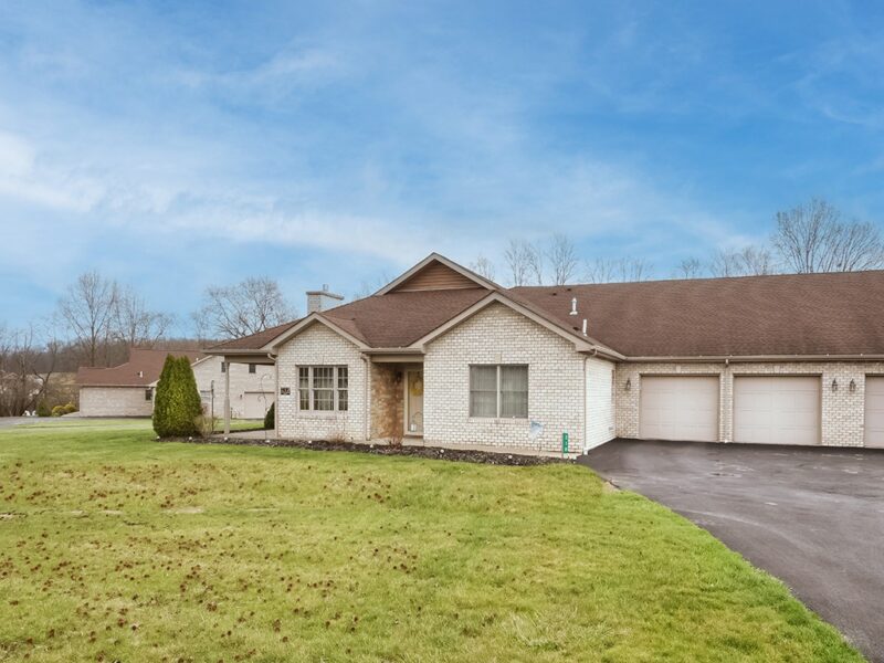 218 Stoneybrook Dr — photo 2