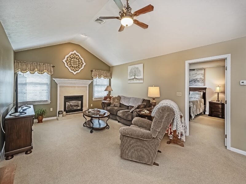 218 Stoneybrook Dr — photo 4