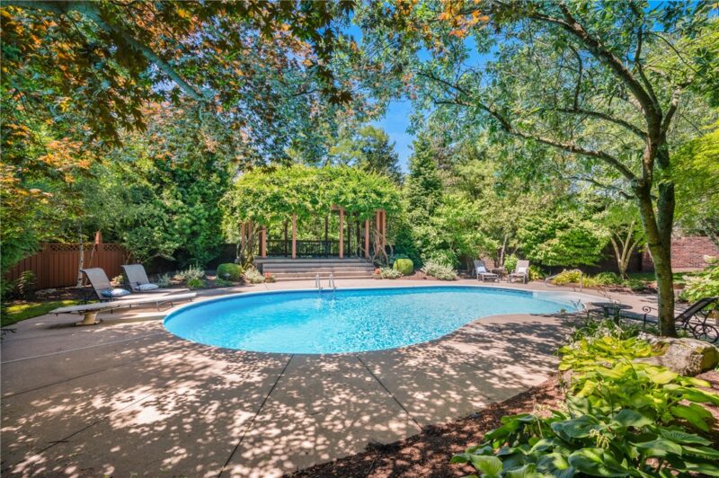 1609 Blackburn Heights Drive — photo 3