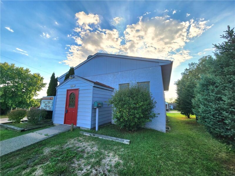 1512 Jackson Ave — photo 2