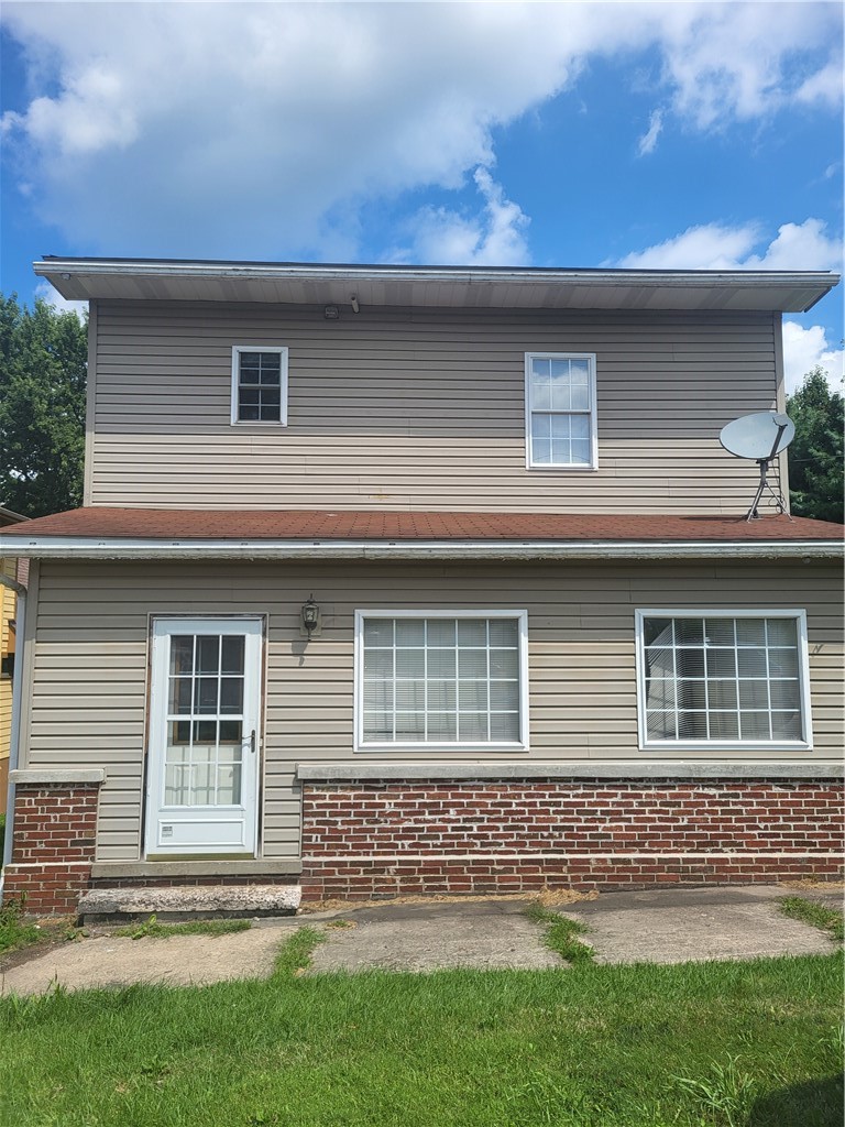 734 Main St — photo 1