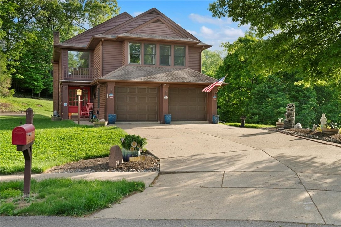 136 Heldon Dr — photo 1