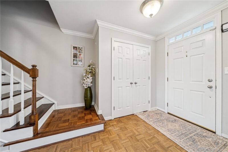 305 Butternut Ct — photo 4