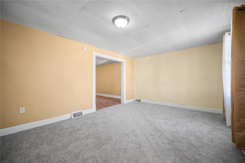 716 Saint Clair Ave — photo 6