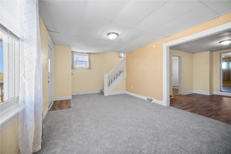 716 Saint Clair Ave — photo 7