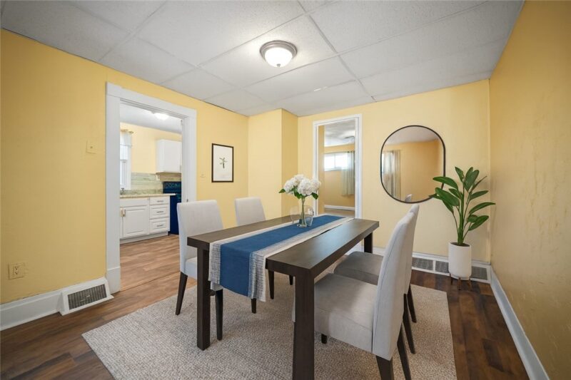 716 Saint Clair Ave — photo 8