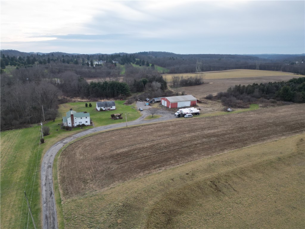 121 Powell Road — photo 1