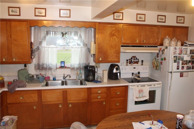 121 Powell Road — photo 7