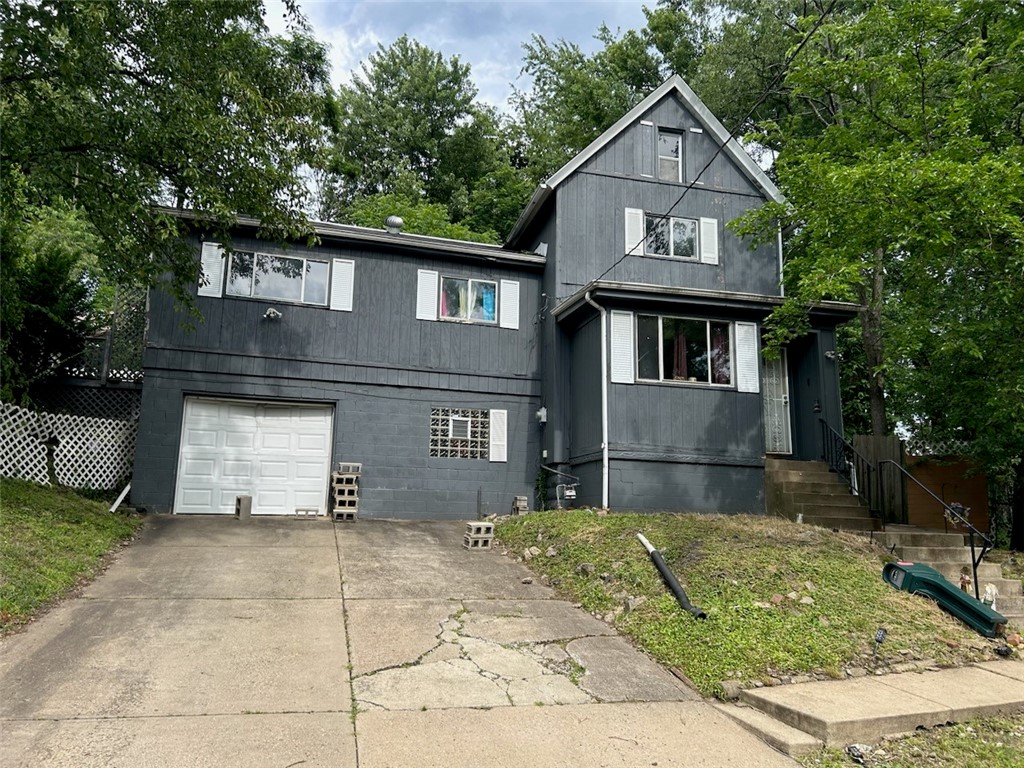 1812 Maplewood Ave — photo 1