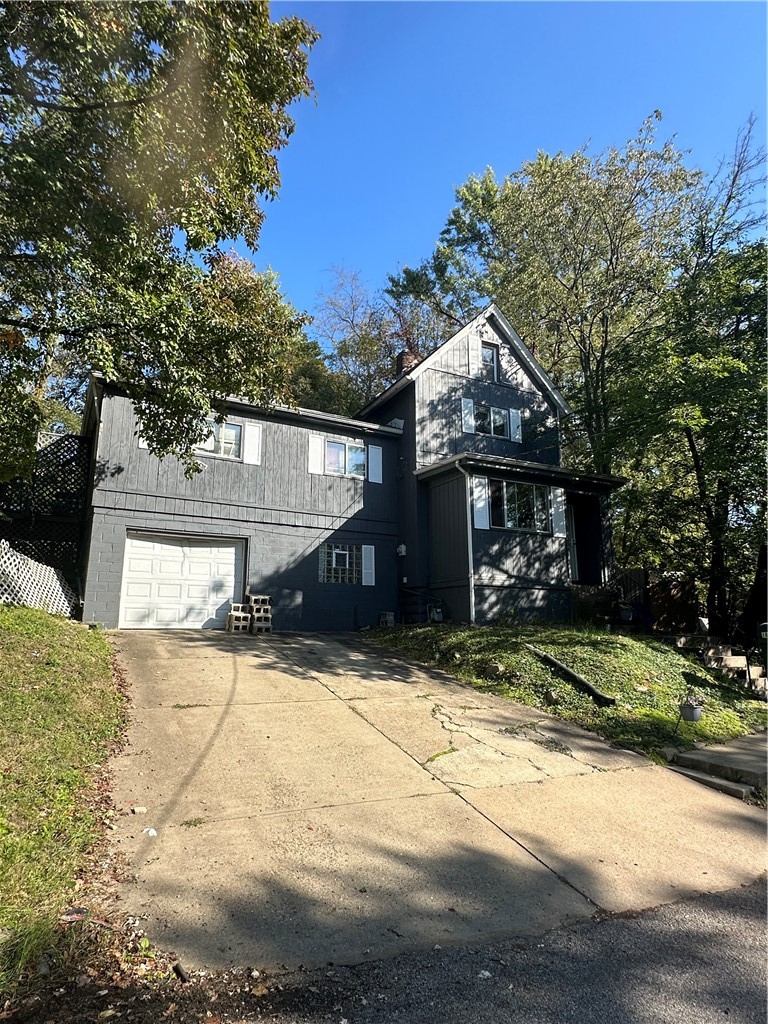 1812 Maplewood Ave — photo 2