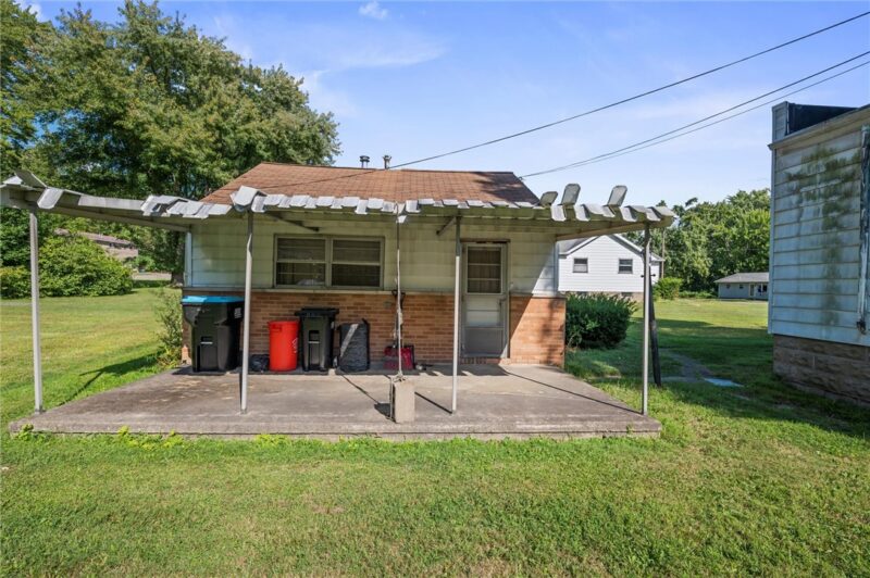 2119 Woodbine Dr — photo 2