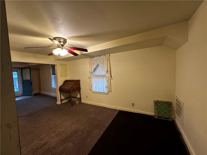 2239 Woodbine Dr — photo 4