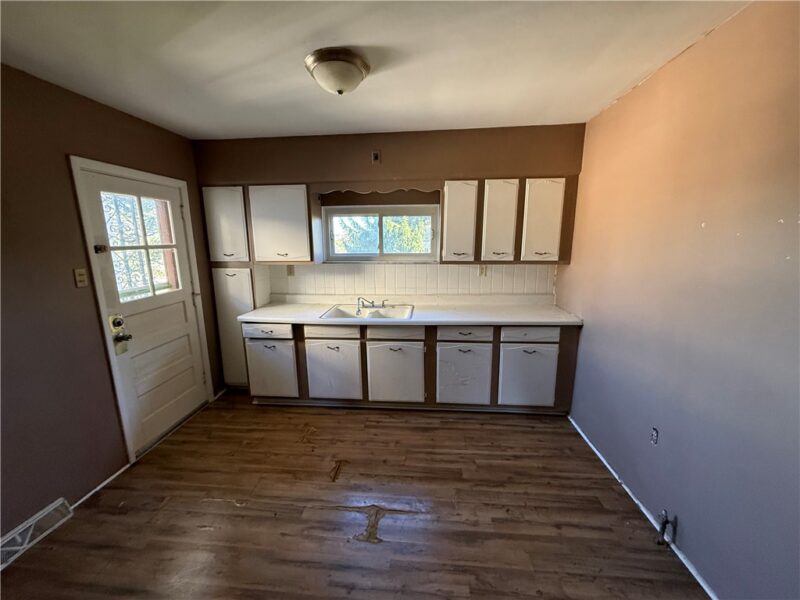 1144 Dennis Avenue — photo 6