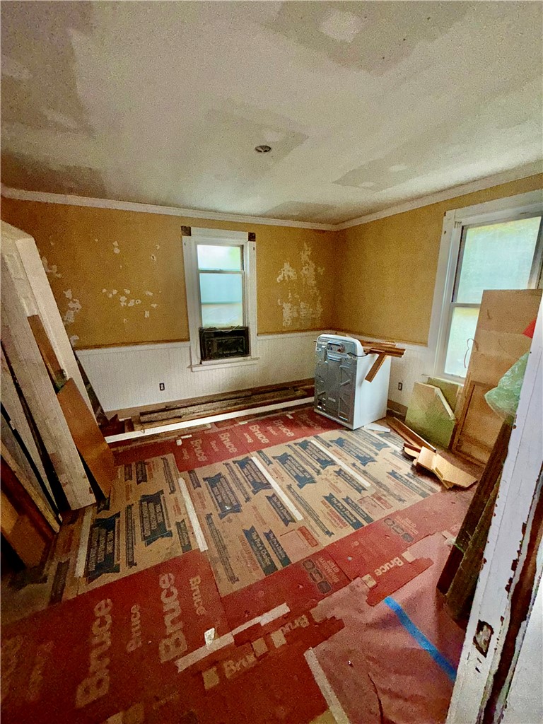1594 Johnston Ave — photo 6