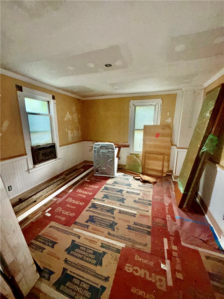 1594 Johnston Ave — photo 7
