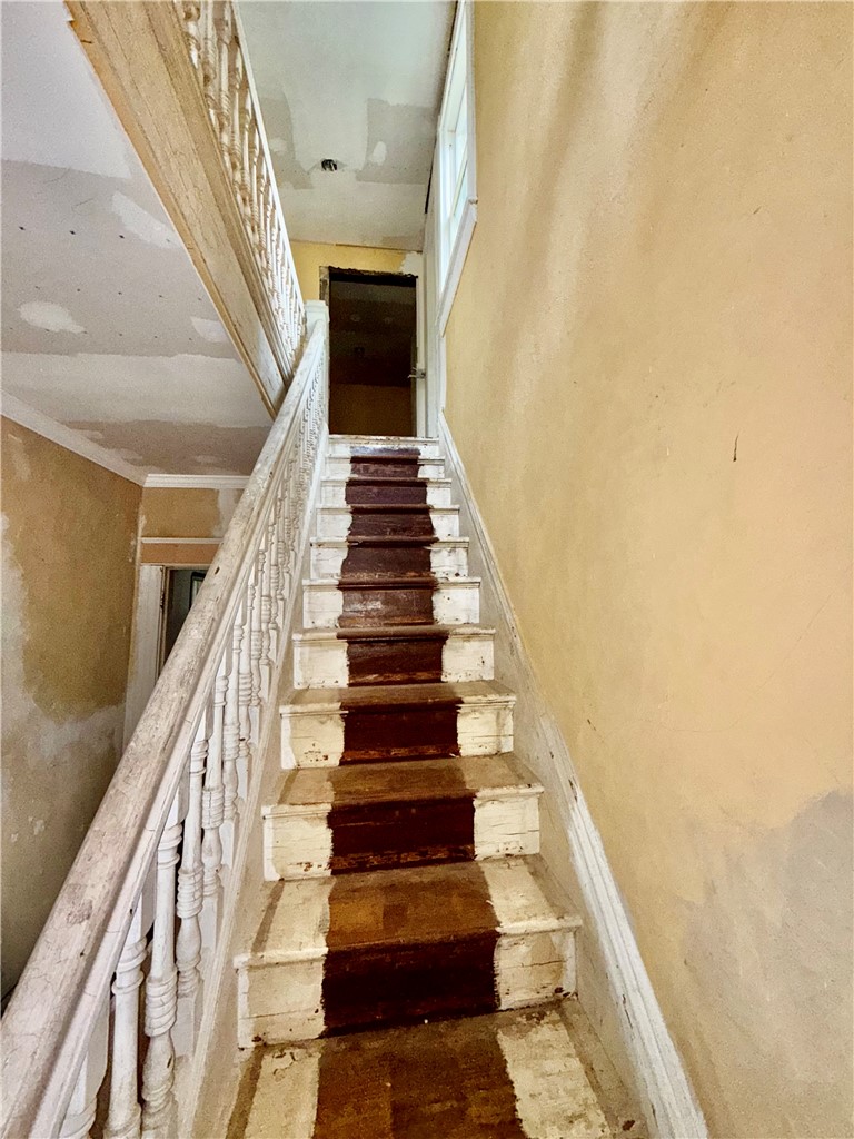 1594 Johnston Ave — photo 8