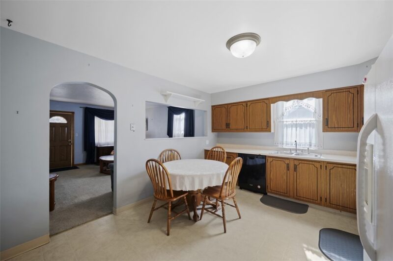 107 Cavitt ave — photo 8
