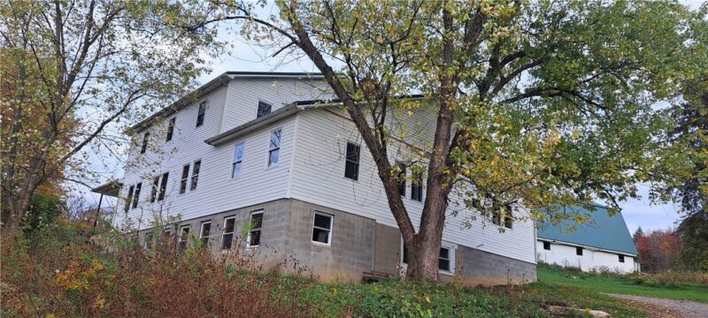 252 Moore Rd — photo 2