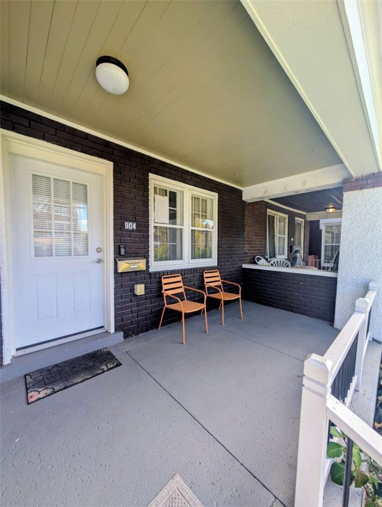 904 N Saint Clair St — photo 2
