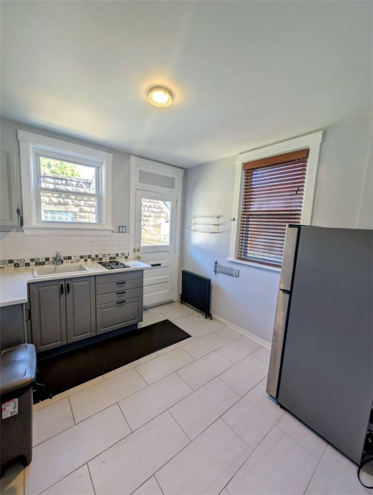 904 N Saint Clair St — photo 4