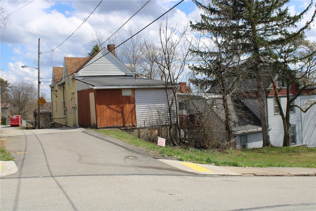 2206 Elsie St — photo 1