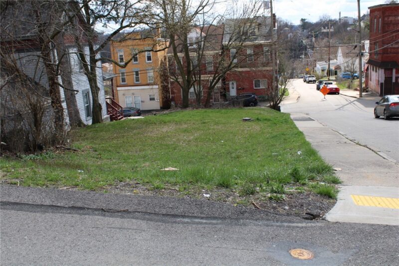 2206 Elsie St — photo 3