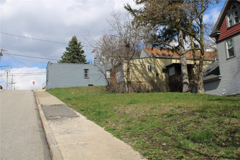 2206 Elsie St — photo 8